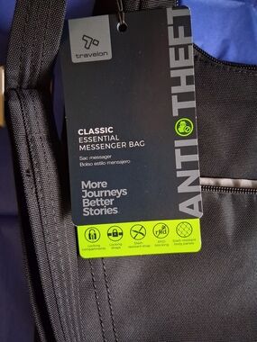 Travelon Anti-Theft Classic Essential Messenger Bag Black NWT